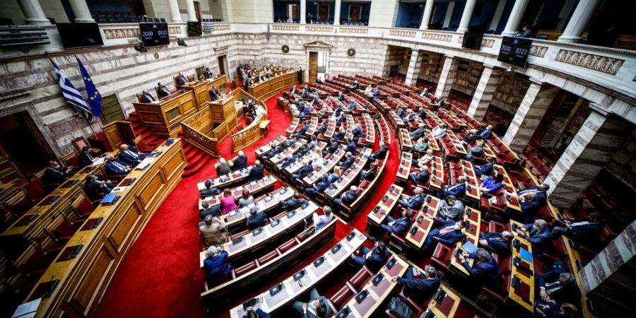 Βουλή: Κυρώθηκε η συμφωνία διμερούς συνεργασίας Ελλάδας-Τουρκίας για επαγγελματική εκπαίδευση