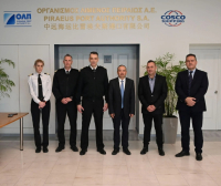 Οργανισμός Λιμένος Πειραιώς: Δωρεά επτά φορητών απινιδωτών στο Λιμενικό Σώμα