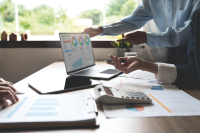 Retail CEOs Insights: Οι διαδοχικές κρίσεις και οι αντιδράσεις του λιανεμπορίου και των καταναλωτών