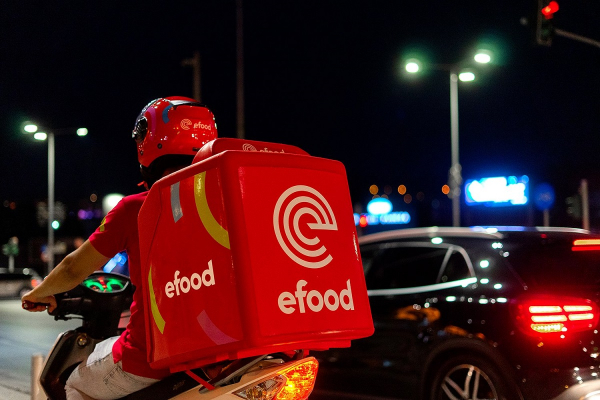 Το efood τριπλασιάζει τον στόλο του και εισάγει νέο μοντέλο συνεργασίας