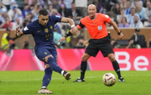 Στην παράταση ο τελικός του Μουντιάλ μετά το ανεπανάληπτο come back της Γαλλίας