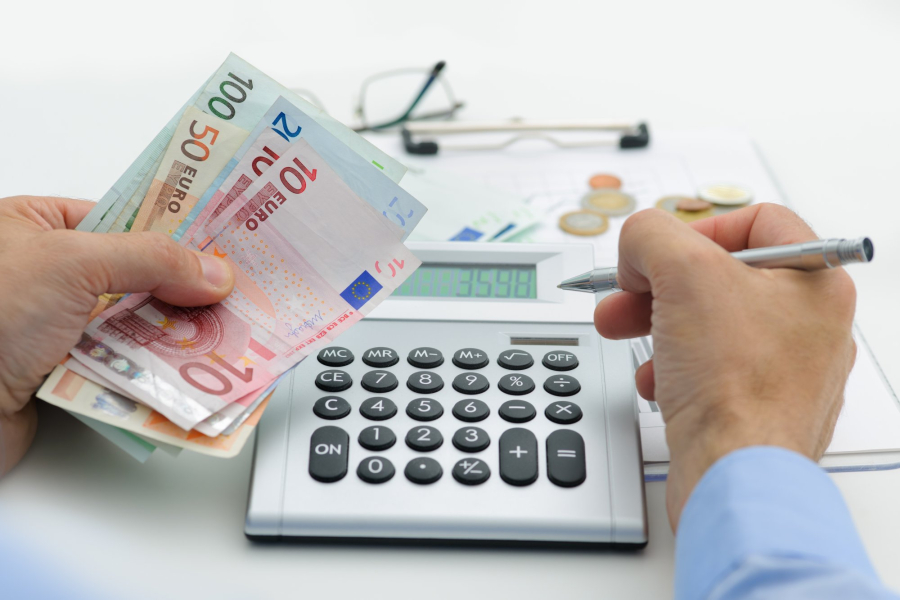 ΥΠΟΙΚ: Aναμόρφωση των τεκμηρίων διαβίωσης - Oριζόντια μείωσή τους κατά 30% από το 2025