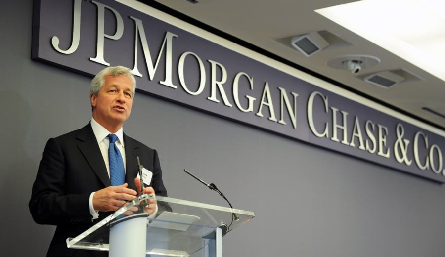 JPMorgan: Μια ανάσα από κεφαλαιοποίηση 1 τρισ. δολαρίων υπό τον Jamie Dimon
