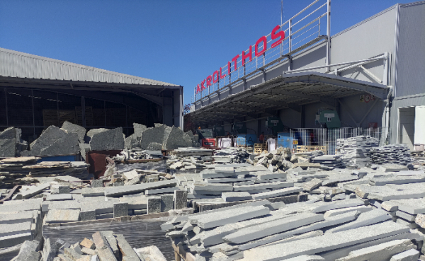 Akrolithos: Το επιχειρηματικό ταξίδι 40 ετών και οι εξαγωγές φυσικών πετρωμάτων προς 97 χώρες παγκοσμίως