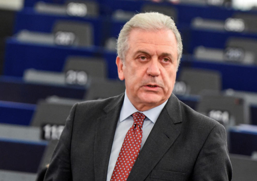 Παραιτήθηκε ο Δ. Αβραμόπουλος από την ΜΚΟ των Βρυξελλών