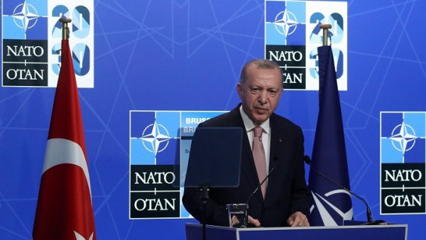 Ο Τούρκος βγήκε στο παζάρι και είπε στον πλανητάρχη: «Όλα λύνονται»