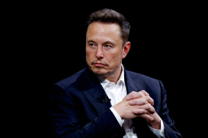 Elon Musk: Αρνείται την πώληση της μονάδας της Tesla στην Κίνα και πιθανή συγχώνευση με την SpaceX