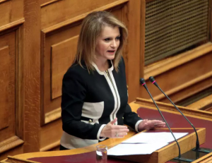 Η εκπαιδευτικός Ελένη Μακρή - Θεοδώρου, που παίρνει τη θέση του Θέμη Χειμάρα