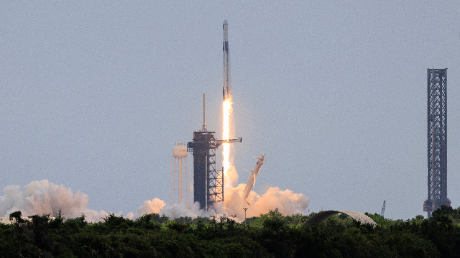 ΗΠΑ: Εκτοξεύτηκε πύραυλος της SpaceX- Μεταφέρει τέσσερις αστροναύτες στον Διεθνή Διαστημικό Σταθμό