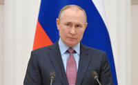 Ο Πούτιν παρασημοφόρησε για «ηρωισμό» την Ταξιαρχία που κατηγορείται για σφαγές στην Μπούτσα