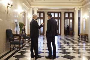 O επικεφαλής της JP Morgan με τον Πρωθυπουργό της Ελλάδος Κυριάκο Μητσοτάκη κατά την πρόσφατη επίσκεψή του στην Ελλάδα με αφορμή τη συμφωνία με την Viva Wallet