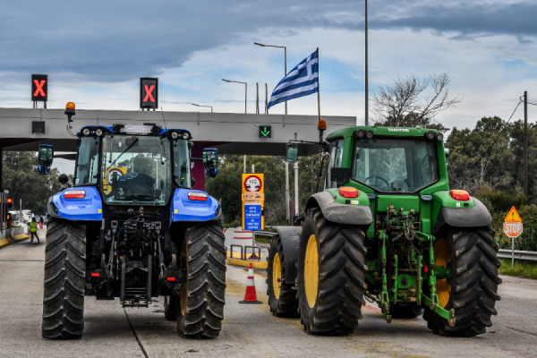 Οι αγρότες στα Μάλγαρα δεν θα «μπλοκάρουν» την κίνηση στην ΠΑΘΕ έως και την Πρωτοχρονιά