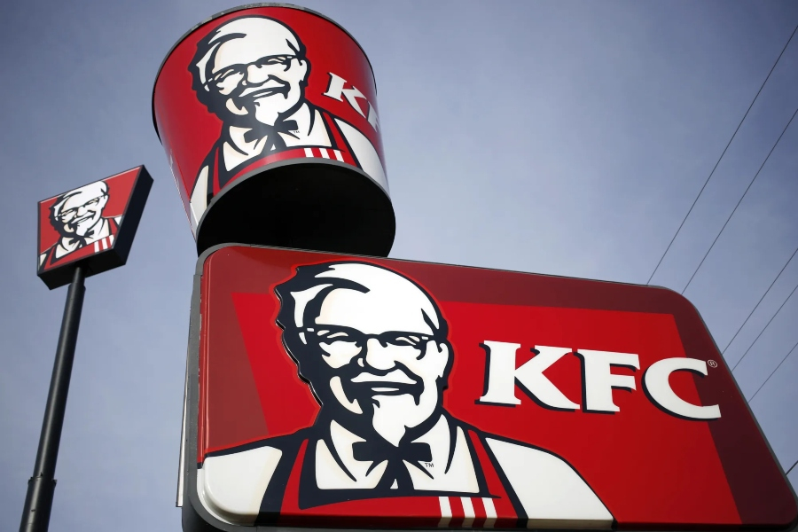 KFC: Τέλος στη συνεργασία 40 ετών με την PepsiCo – Η Coca-Cola αναλαμβάνει τα καταστήματα στις ΗΠΑ