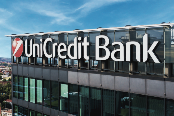 UniCredit: Υποβάθμισε την πρόβλεψη για ανάπτυξη στην Ελλάδα το 2023 σε 0,6%