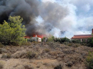 Φωτιά στο Λάππα Αχαΐας: Κλειστή η Πατρών-Πύργου