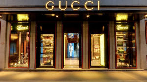 Gucci: Έφοδος της Κομισιόν σε εγκατάστασή της στο Μιλάνο, για παραβίαση κανόνων ανταγωνισμού