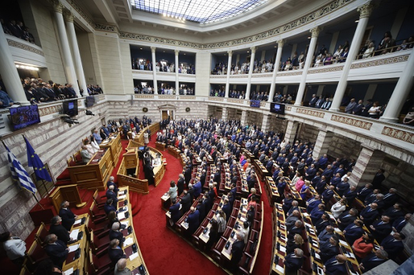 Βουλή: Ορκίστηκαν οι “300” των εκλογών της 21ης Μαΐου 2023