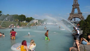 Ο πλανήτης πλήττεται από συνεχόμενα κύματα καύσωνα