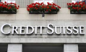 Credit Suisse: Επιδιώκει να καθησυχάσει τους επενδυτές καθώς αυξάνονται οι ανησυχίες για την τράπεζα