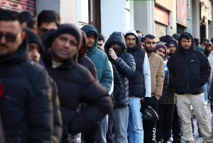 Ισπανία: Προς νομιμοποίηση μισό εκατομμύριο μετανάστες χωρίς άδεια διαμονής