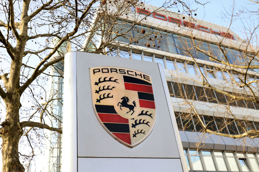 Porsche: Άλμα 49,1% στα καθαρά κέρδη του α' εξαμήνου, στα 1,07 δισ. ευρώ
