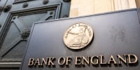 Η Τράπεζα της Αγγλίας αύξησε τα επιτόκια της κατά 25 μονάδες βάσης