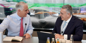 Στην Αθήνα ο Αντρέα Ορσέλ: Ενισχύεται η συνεργασία UniCredit – Alpha Bank