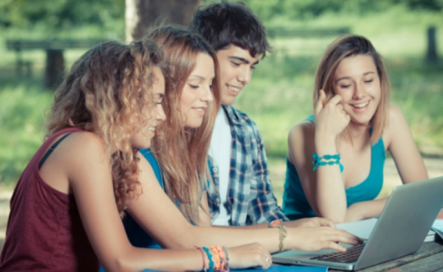 Deloitte: Αυτές είναι οι προτεραιότητες των Gen Z και Millennials