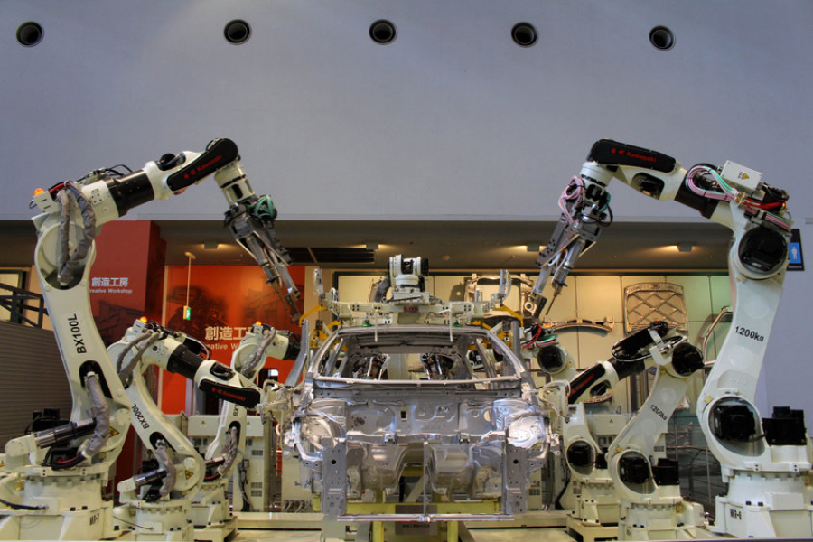 Η Toyota επανεξετάζει την παραγωγή αυτοκινήτων στο Ηνωμένο Βασίλειο