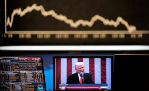 Σε ισχύ το πρώτο κύμα δασμών για προϊόντα που εισάγονται στις ΗΠΑ – Ισχυροί τριγμοί στην Ευρώπη