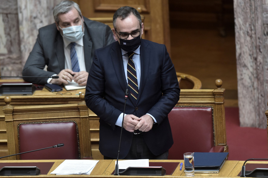 Έκκληση Κοντοζαμάνη σε υγειονομικούς: «Εμβολιαστείτε»