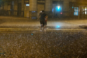 Ισπανία: Σφοδρές βροχές, έπειτα από μήνες ακραίας ξηρασίας - Ακυρώνονται τελετές του Πάσχα
