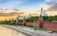 Κρεμλίνο: «Πυρά» εναντίον Δύσης - Ζελένσκι για τα μέτρα κατά Ρώσων υπηκόων