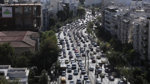 Αυξημένη η κίνηση στους δρόμους της Αθήνας και χαμηλές ταχύτητες