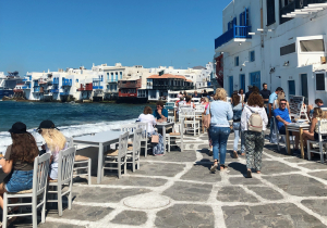 Λοιμωξιολόγοι: Εβδομαδιαίο rapid test για τους ανεμβολίαστους εργαζόμενους στον τουρισμό