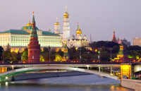 Διαψεύδει το Κρεμλίνο τα χτυπήματα σε αμάχους και χρήση θερμοβαρικών βομβών