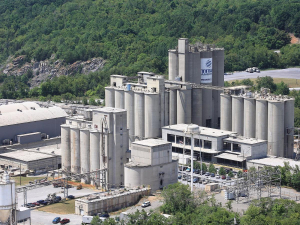 Συμφωνία Τιτάν με Ελληνικό για μονάδα παραγωγής σκυροδέματος