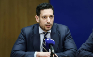 Κυρανάκης: Από τα Χριστούγεννα οι πρώτες κλήσεις για παραβάσεις σε λεωφορειολωρίδες