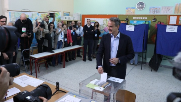 Ο Κ. Μητσοτάκης ψήφισε στην Κηφισιά: "Σήμερα ψηφίζουμε για το μέλλον μας" (vid)