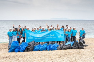 Ούζο Πλωμαρίου: Καθαρισμός της παραλίας του Αγίου Ισιδώρου στο Πλωμάρι