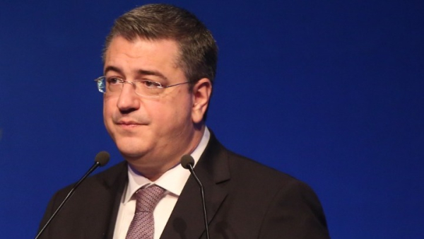 Η Κομισιόν ανοίγει τον δρόμο για παραγωγή κινητήρων καύσης και μετά το 2035 - Δηλώσεις Τζιτζικώστα