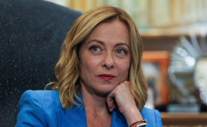 Μελόνι: H EE θα πρέπει να αναστείλει τους δημοσιονομικούς κανόνες αν επιμείνει η κρίση στη Μέση Ανατολή