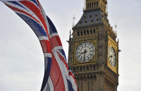 Βρετανία: Αναθεωρεί η κυβέρνηση τα περί φοροαπαλλαγών για τους έχοντες - Ανακάμπτει η στερλίνα