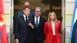 Γαλλία- Σύνοδος του Παρισιού: «Ζητάμε να ανοίξουν εκ νέου, άμεσα και άνευ όρων τα Στενά του Ορμούζ»