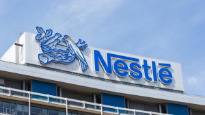 Nestlé: Ισχυρότερη ανάπτυξη στο τρίτο τρίμηνο με ώθηση από σνακ, καφέ και τροφές για κατοικίδια