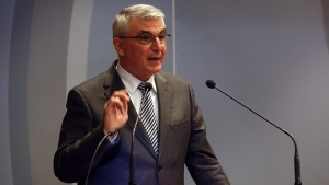 Τσακλόγλου: Παγίδες φτώχειας τα επιδόματα, αν δεν συνδυαστούν με κίνητρα επανένταξης στην εργασία