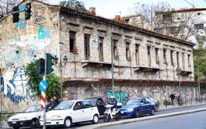 Δήμος Αθηναίων: Επιχείρηση κατεδάφισης επικίνδυνων κτισμάτων