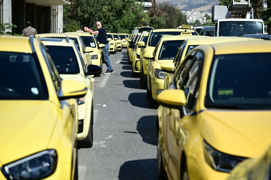 Χωρίς ταξί την Τρίτη και την Τετάρτη η χώρα