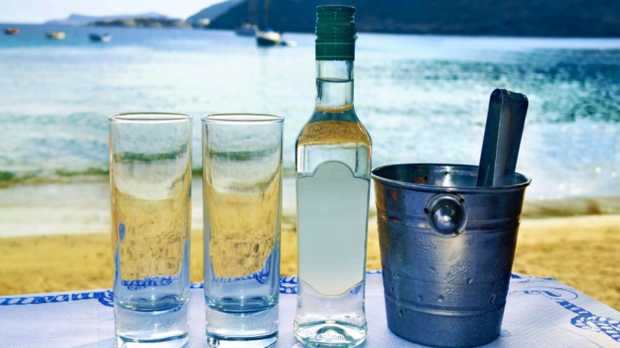 Το ούζο το πιο εξαγώγιμο αλκοολούχο ποτό της χώρας το α΄εξάμηνο του 2021