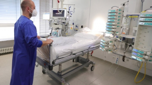 Γερμανία - κορονοϊός: Ξεπεράστηκε το τραγικό ορόσημο των 100.000 θανάτων